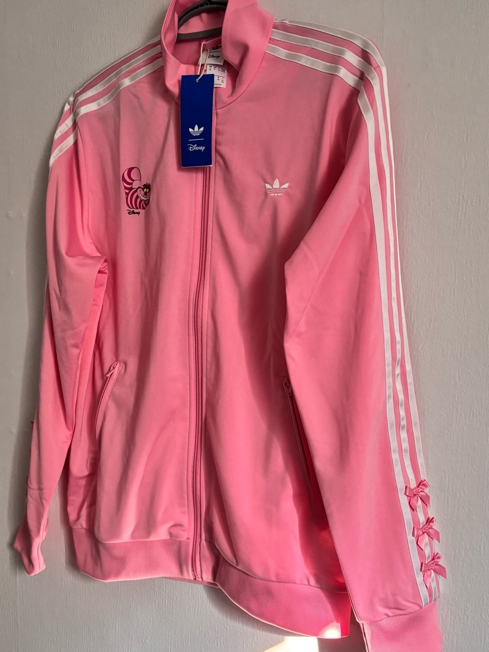 ✨ Wonderland Streetwear: Disney x Adidas Cheshire Cat Pink Track Jacket ✨ - Picture 5 of 7